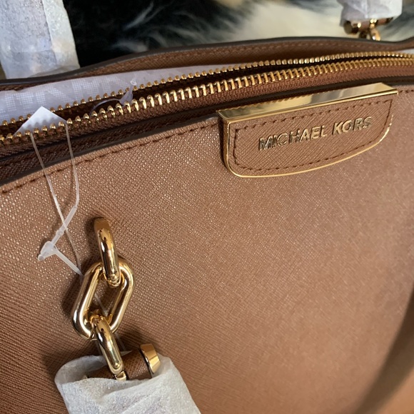 Michael Kors camel brn leather handbag with strap - Picture 2 of 7